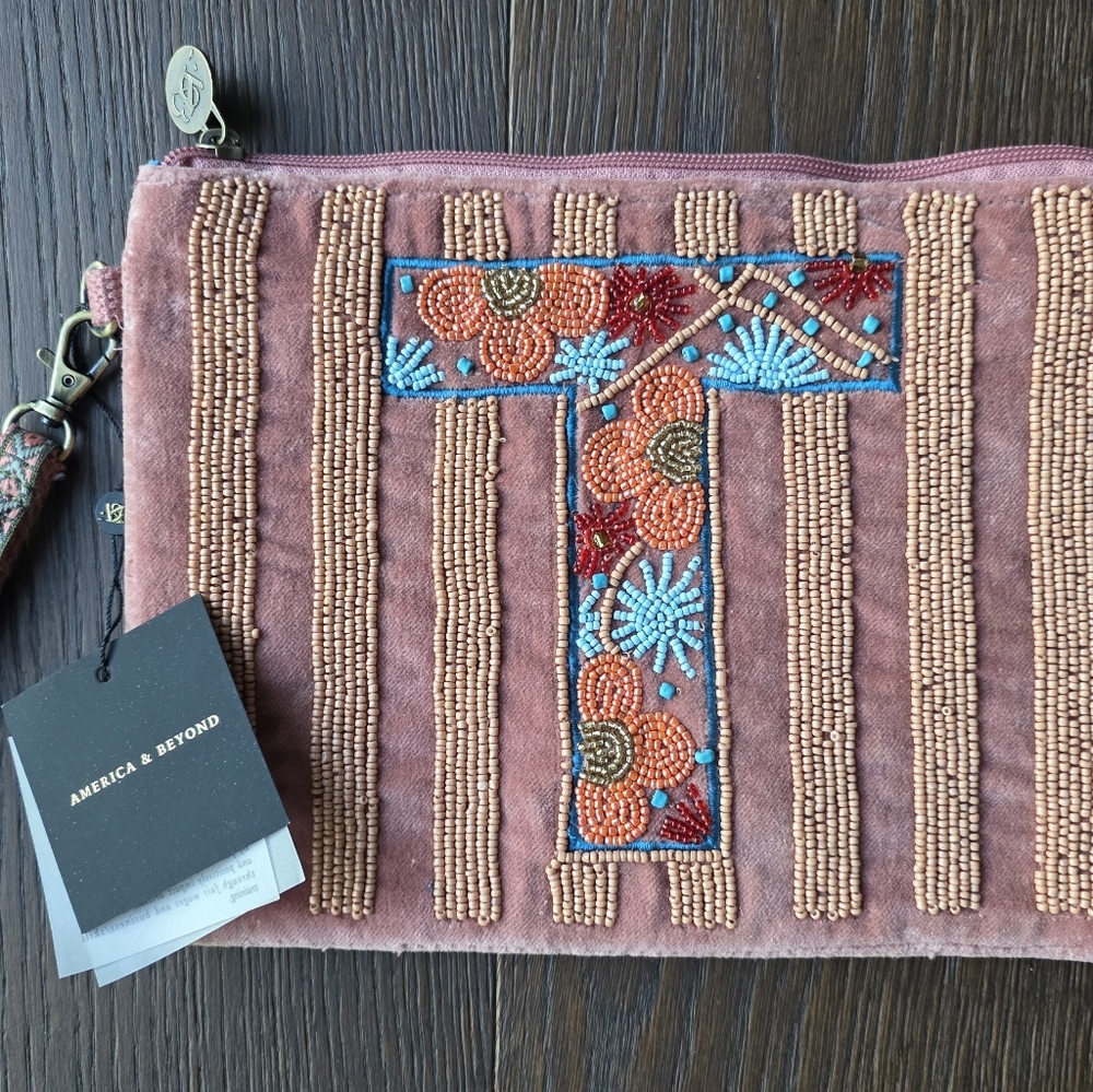 Wristlet purse. Velour beaded initial T.